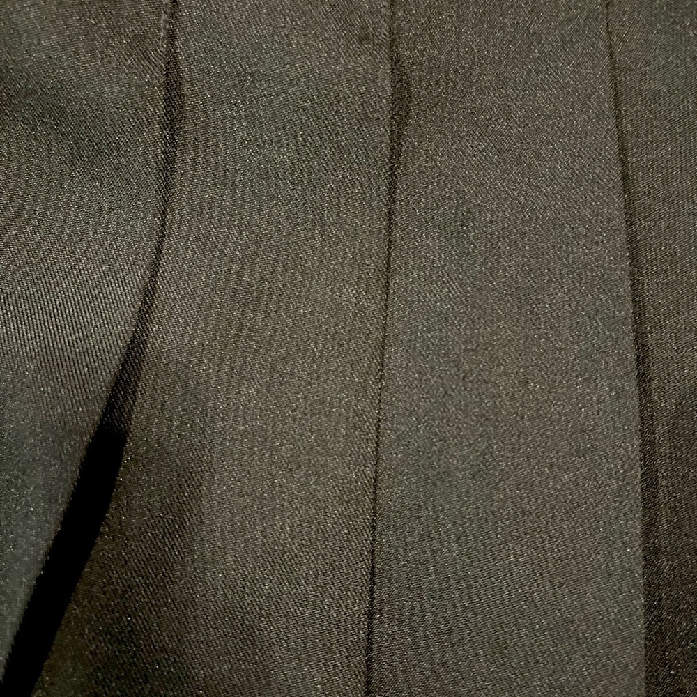 BLACK PLEATED SKIRT - Picture 7 of 7
